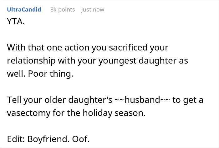 Reddit comment discussing a mother sacrificing relationship with youngest daughter to help irresponsible sister.