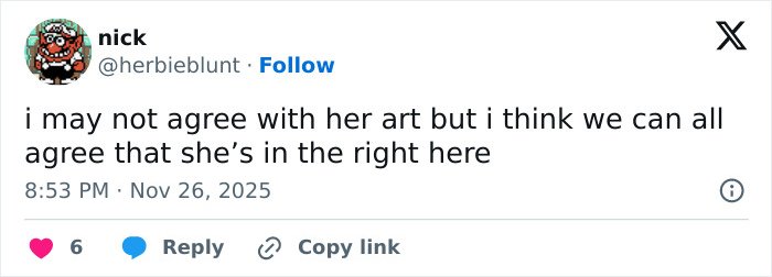 Screenshot of a tweet supporting Katy Perry, stating she is in the right regarding lawsuit involving veteran.