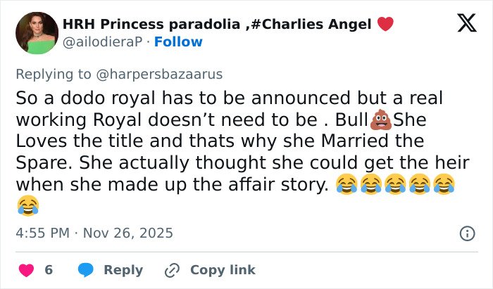 User tweet criticizing Meghan Markle, calling her breathtakingly hypocritical after an awkward royal gesture.
