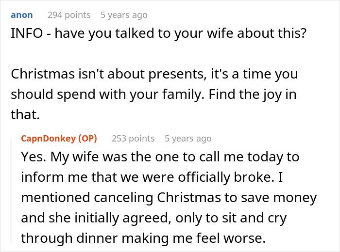 Online discussion about father wanting to cancel Christmas due to financial struggles and family reactions shared in forum comments.