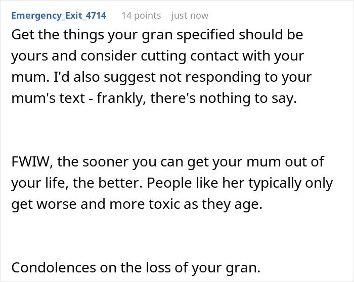 Text message advice about inheritance issues where mom prevents solicitor contacting daughter, aiming to protect her from family conflict.