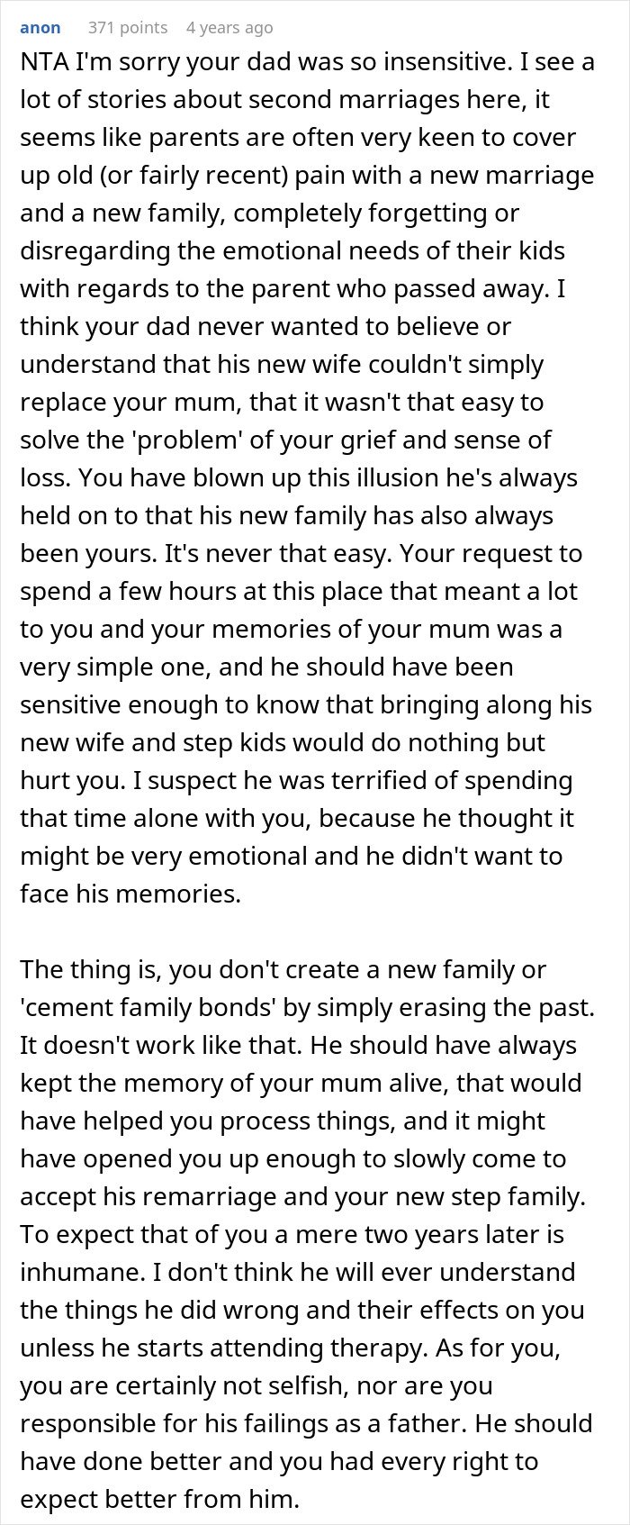 Alt text: Emotional discussion about selfish dad demanding apology from daughter after ruining her Christmas memory in family conflict.