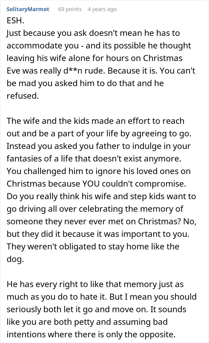 Comment discussing selfish dad ruining a Christmas memory, demanding an apology from his daughter.