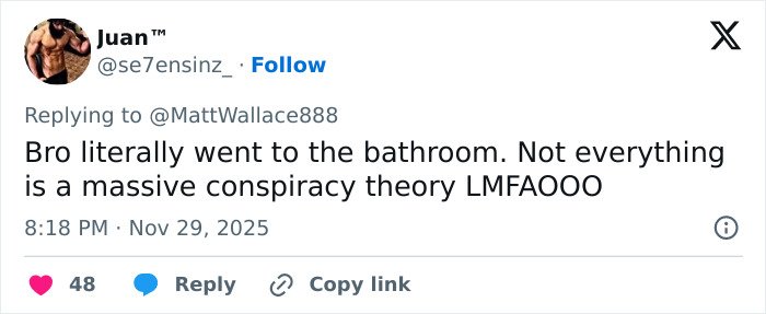 Tweet discussing conspiracy theories about a French soldier’s odd behavior behind Macron before abruptly leaving the stage.