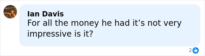 Comment from Ian Davis questioning the impressiveness of Epstein’s private island home in an online discussion.