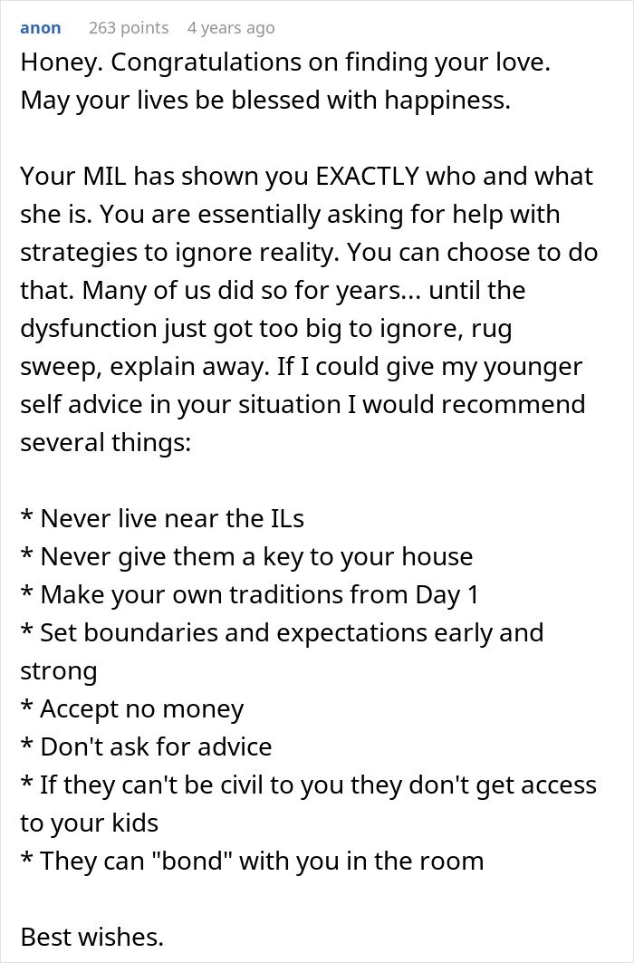 Alt text: Son appalled by mom’s behavior ruining his wedding, sharing advice on managing difficult family dynamics.