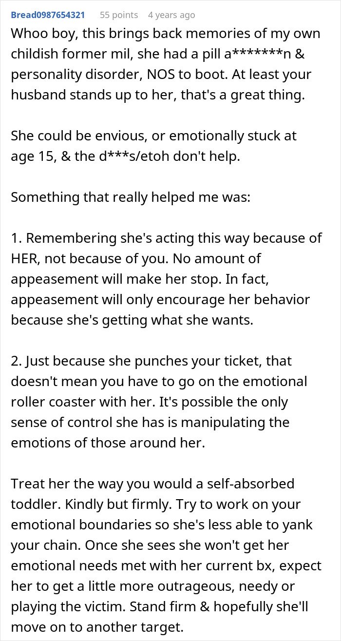 Text post discussing emotional manipulation and boundary setting with a difficult mother ruining a wedding day.