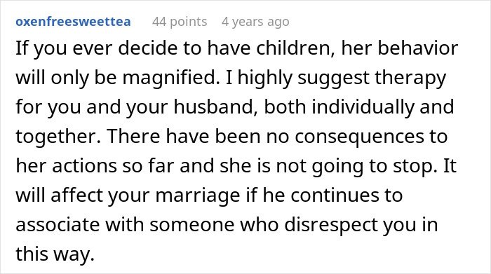 Comment discussing the negative impact of mom’s behavior on son’s wedding and marriage, suggesting therapy.