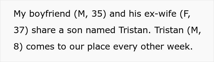 Text on a screen about a man upset his girlfriend dumped him after his ex confronted her over bonding with their son.