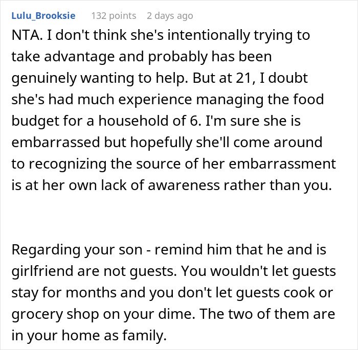 Screenshot of a Reddit comment discussing a mom accused of embarrassing son’s girlfriend who offered to cook meals.
