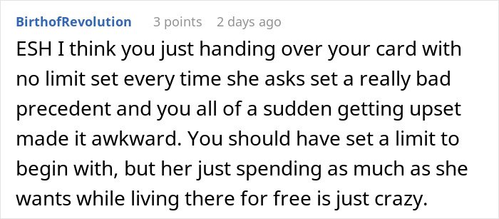 Online comment discussing a mom accused of embarrassing her son’s girlfriend who offered to cook meals for them.