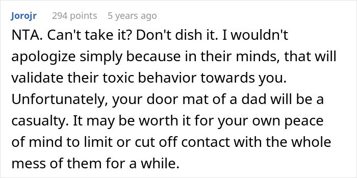 Screenshot of an online comment discussing a guy venting about closing his girlfriend’s closet door and her public response.