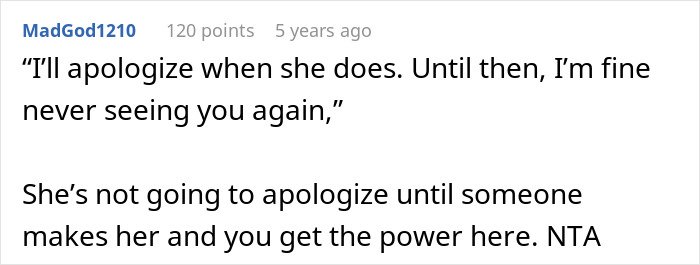 Screenshot of an online forum where a guy vents about his girlfriend wanting him to close her closet door.