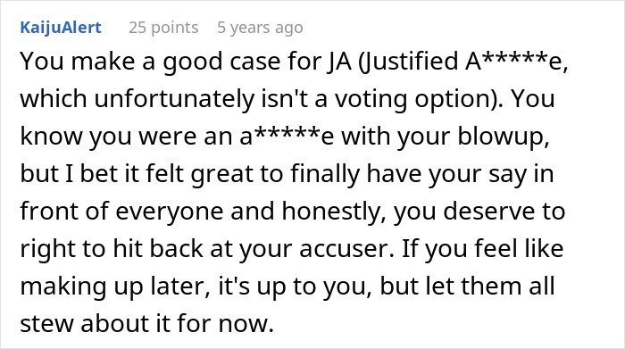 Screenshot of an online comment thread discussing a guy venting about his girlfriend wanting him to close her closet door.