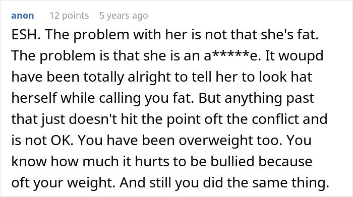 Screenshot of an online message thread where a guy vents about his girlfriend wanting him to close her closet door.