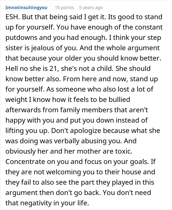 Screenshot of an online vent where a guy shares issues about his girlfriend wanting him to close her closet door.