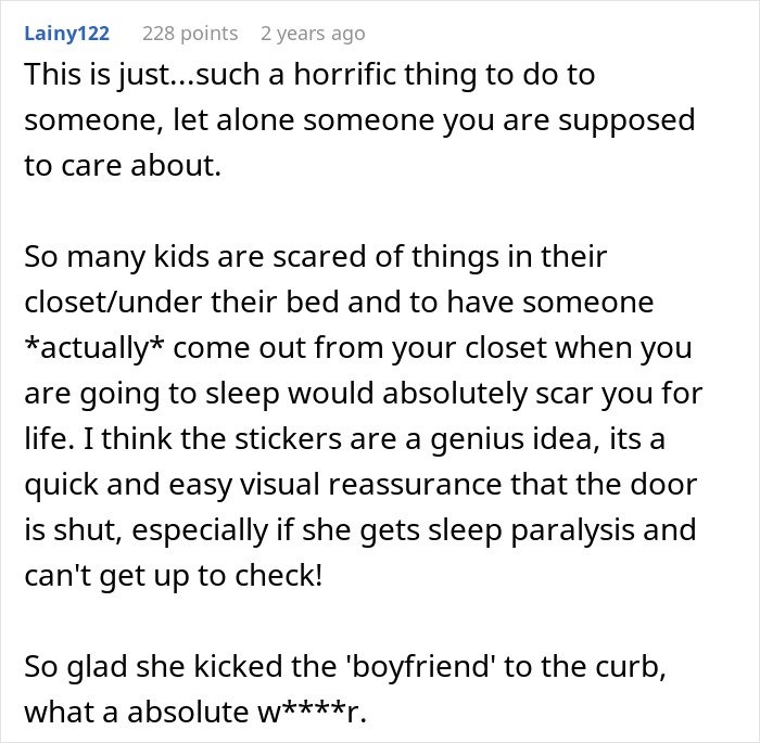 Reddit user discusses fear of closet monsters and supports girlfriend’s choice to dump boyfriend over the closet door issue.