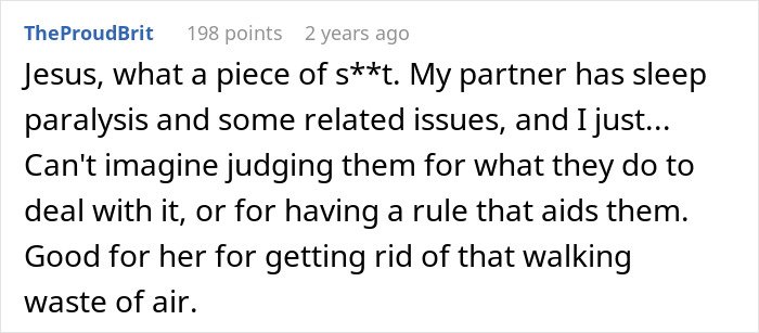 Screenshot of an online comment criticizing a man venting about his girlfriend wanting her closet door closed.