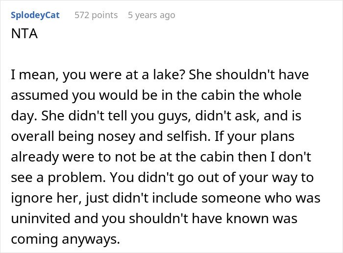 Screenshot of a Reddit comment discussing women ruining MIL&rsquo;s surprise by pretending not to know she was coming.