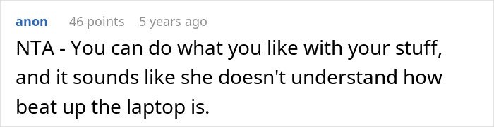Screenshot of a forum comment discussing the condition of an old laptop given to a cat instead of a sister.