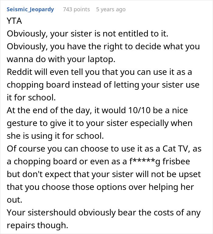 Reddit comment discussing a guy giving his old laptop to his cat instead of his sister, sparking internet debate.