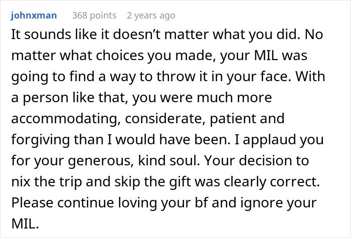 Screenshot of a Reddit comment discussing a woman upset over son’s partner visiting without a gift after a gift request conflict.
