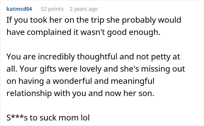 Screenshot of a Reddit comment discussing a woman upset her son’s partner came without a gift after being asked not to bring tacky trinkets.