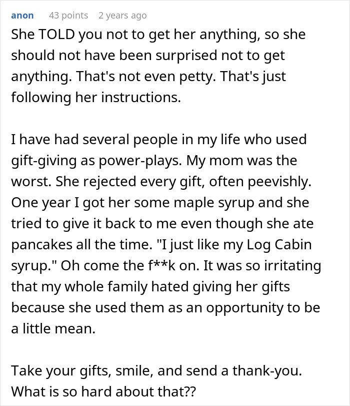 Text post discussing a woman upset her son’s partner came without a gift after asking for no tacky trinkets.