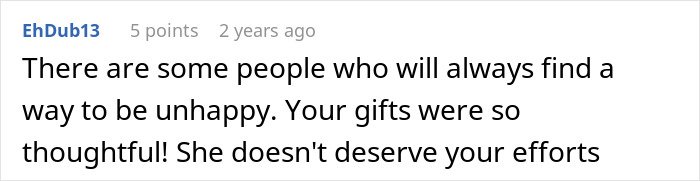 Comment expressing support for son after woman upset son’s partner came without a gift despite request to avoid tacky trinkets