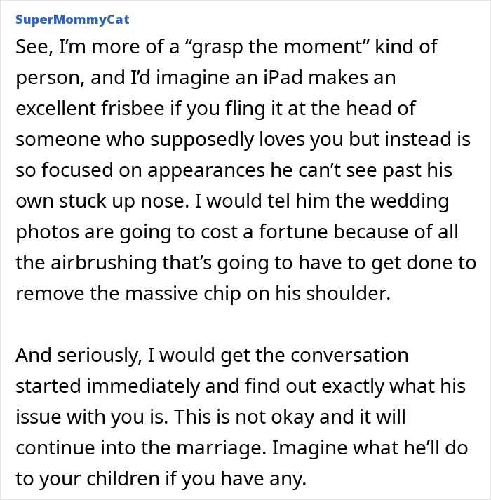 Text conversation discussing fiancé’s secret texts complaining about appearance and concerns over wedding photos.