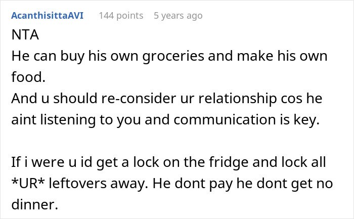 Screenshot of an online comment advising a woman to reconsider her relationship after her boyfriend salts a pot of chili.
