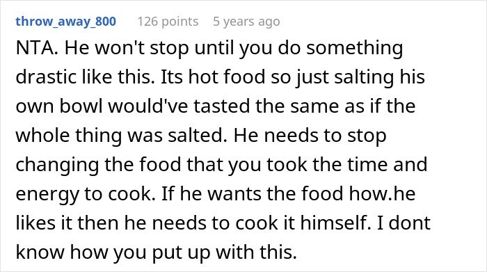 Comment discussing a woman rethinking her relationship after boyfriend salts an entire pot of chili.
