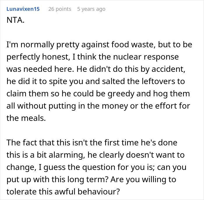 Screenshot of Reddit comment discussing food waste and nuclear response after boyfriend salts entire pot of chili in spiteful act.