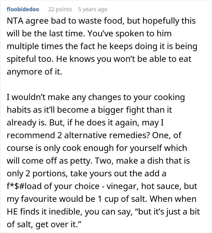 Screenshot of a Reddit comment discussing relationship issues after boyfriend salts entire pot of chili spitefully.