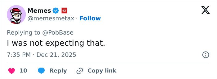 Screenshot of a tweet reacting to the bloody twist in SNL’s Home Alone parody starring Ariana Grande.