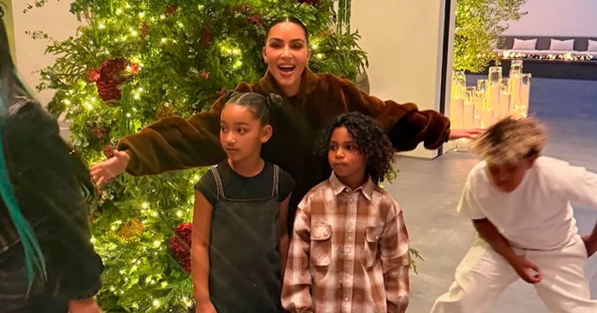 “They Hate Her”: Fans Believe Kim Kardashian’s Christmas Card Failure Reflects Kids’ Home Life