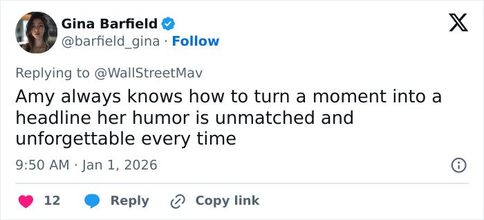 Screenshot of a Twitter reply praising Amy Sedaris' humor after her transphobic jab during CNN New Year's Eve broadcast.