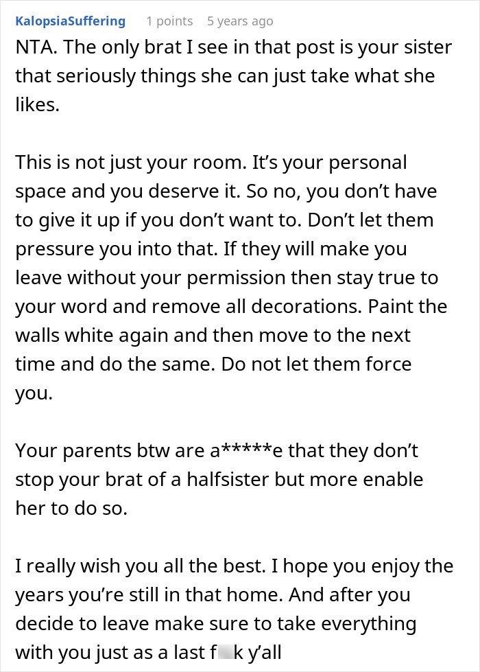Comment defending teen accused of crushing half-sister’s dreams by refusing Christmas gift in personal space dispute.