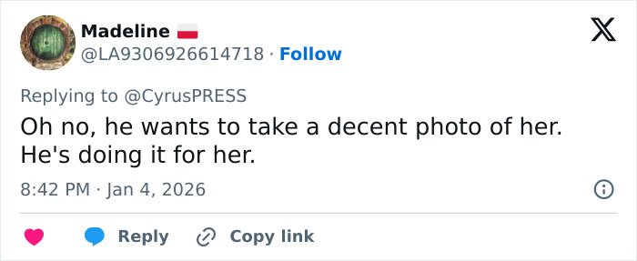 User tweet responding to Miley Cyrus pushback at photographers during tense red carpet encounter.