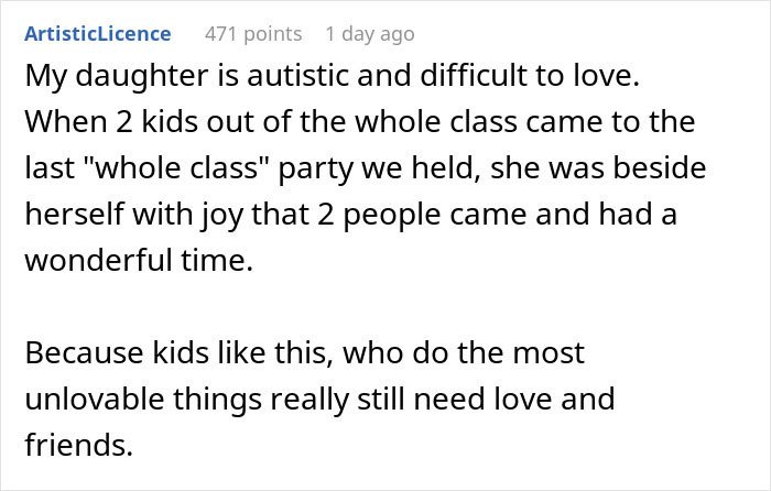Forum screenshot: parent wonders if daughter should attend a birthday everyone is skipping