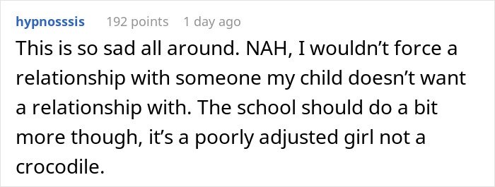 Reddit comment about not forcing friendships; parent wonders about making daughter attend a birthday others are skipping.