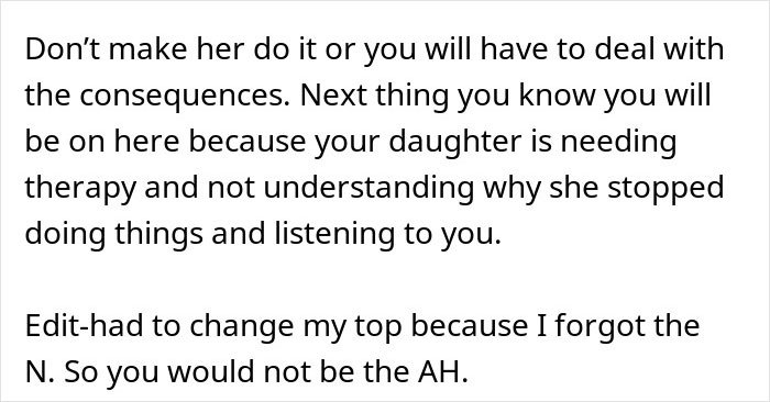 Forum screenshot: parent warns against forcing daughter to attend party, I Am Torn comment about possible need for therapy.