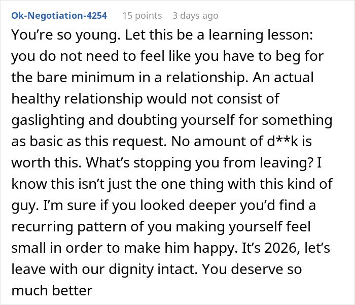 Comment advising a young woman to leave an unhealthy relationship with a man who fails to buy Christmas presents.