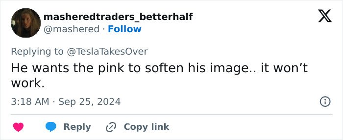Tweet discussing the reason behind Trump's hair turning pink, referencing insights from a professional stylist.