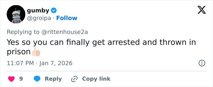 Screenshot of a Twitter reply criticizing Kyle Rittenhouse amid internet reactions to ICE slaying controversy in Minneapolis.