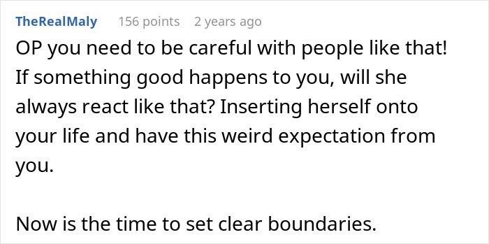 Screenshot of a Reddit comment advising caution and setting clear boundaries in a woman demands friend kicks husband out dispute.