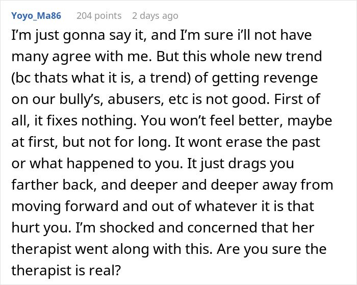 Comment discussing negative impacts of a fiancée’s obsession with her bully and concerns about therapy advice.