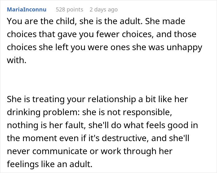 Comment explaining a mom blaming her daughter for picking dad in the divorce and refusing involvement.