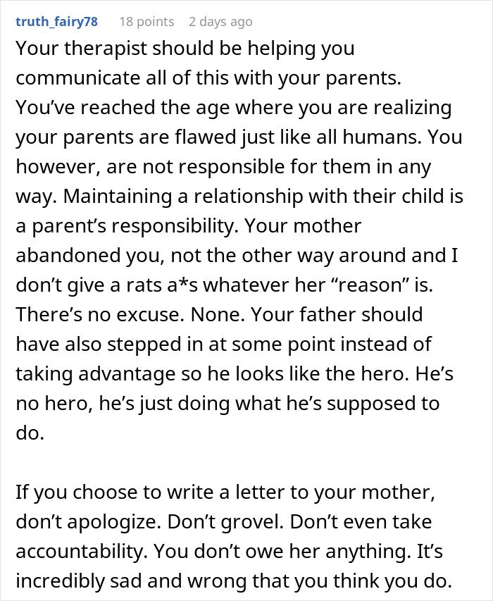 Alt text: Screenshot of a heartfelt Reddit comment about a mom blaming her daughter in divorce and refusing involvement.