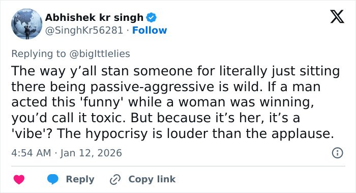 Tweet screenshot showing user criticizing netizens for praising Amanda Seyfried’s passive-aggressive reaction after Golden Globes loss.